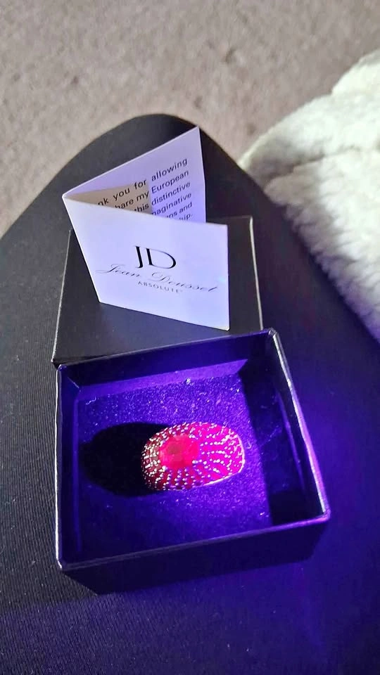 BEAUTIFUL GLOWY QVC RING