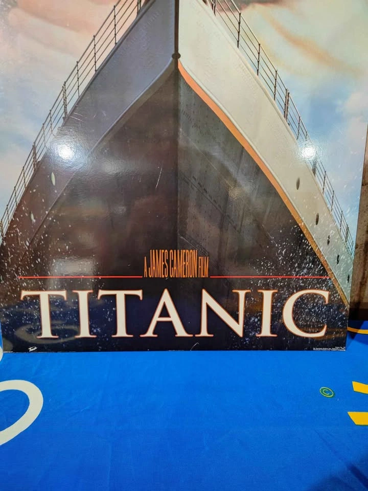 Vintage 1998 Titanic Laminated Wooden Promo Poster - photo 2