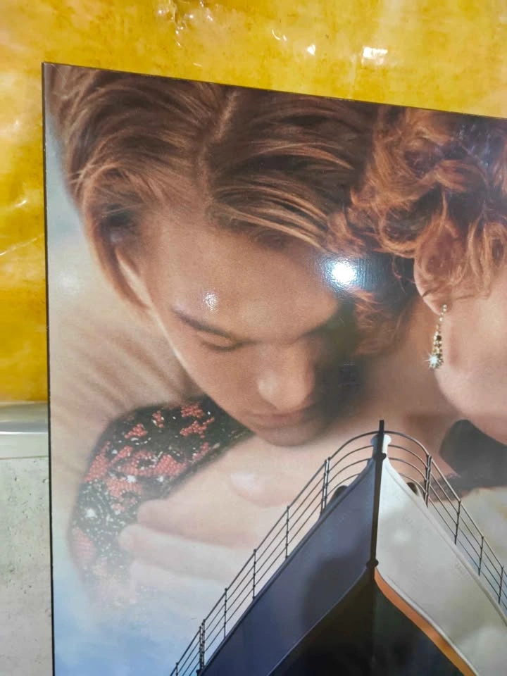 Vintage 1998 Titanic Laminated Wooden Promo Poster - photo 3