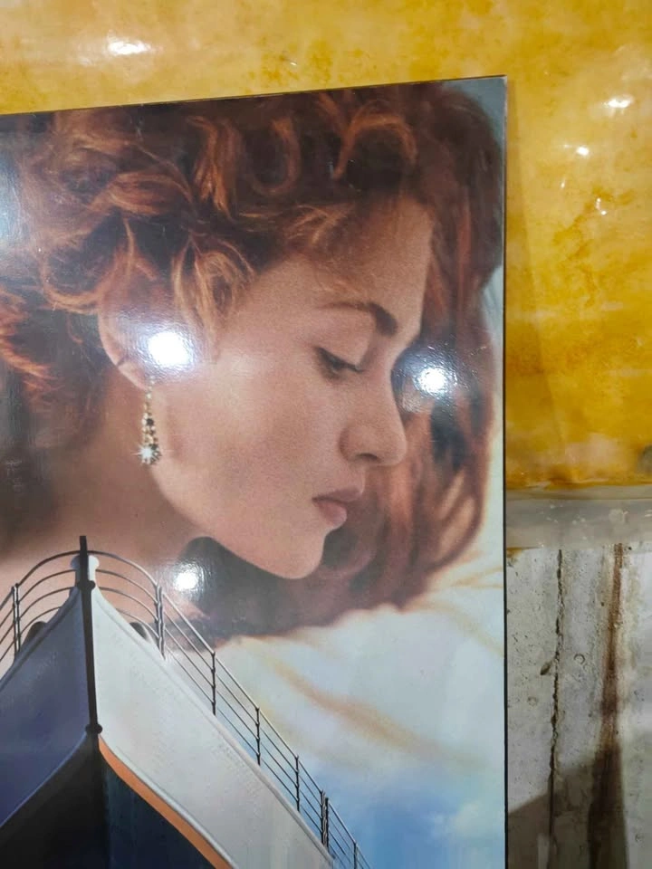 Vintage 1998 Titanic Laminated Wooden Promo Poster - photo 4