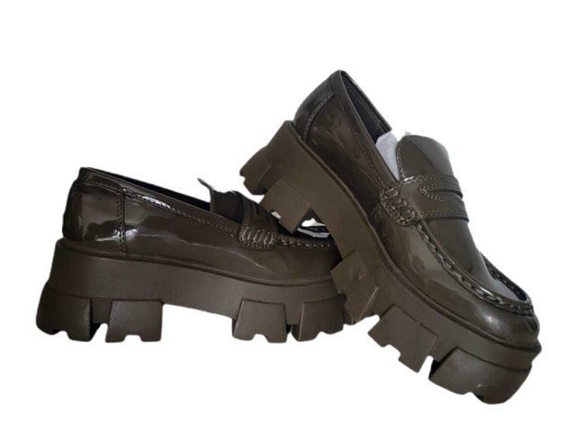 Women's patent leather shoes in military green - photo 5