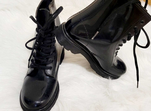 Plastic black shoes old navy size 6 lightly used