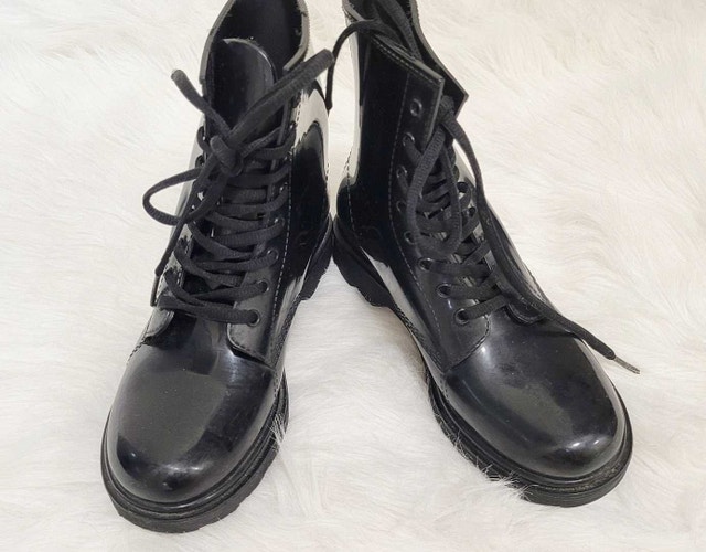 Plastic black shoes old navy size 6 lightly used - photo 2