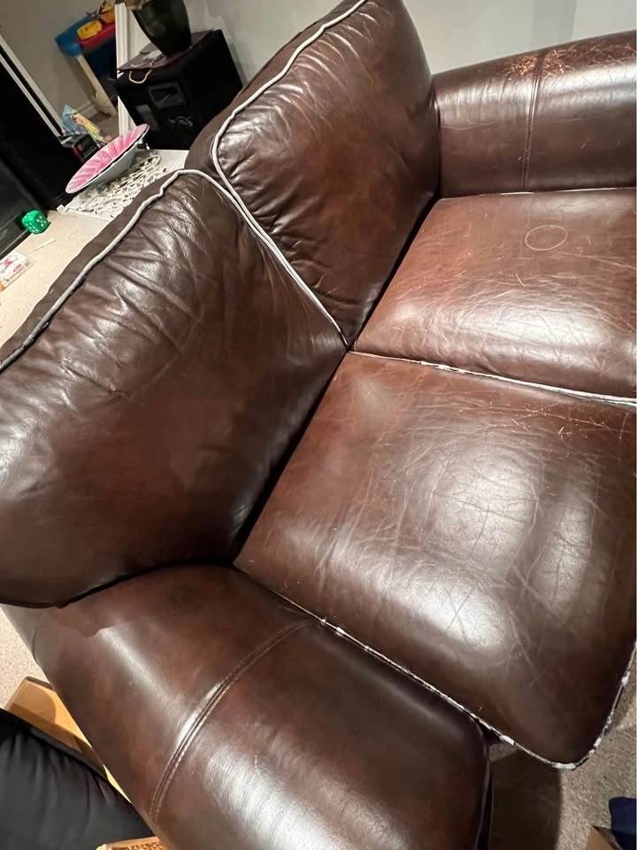 Moving out ASAP: Used couch for FREE. Pick up ASAP - photo 2