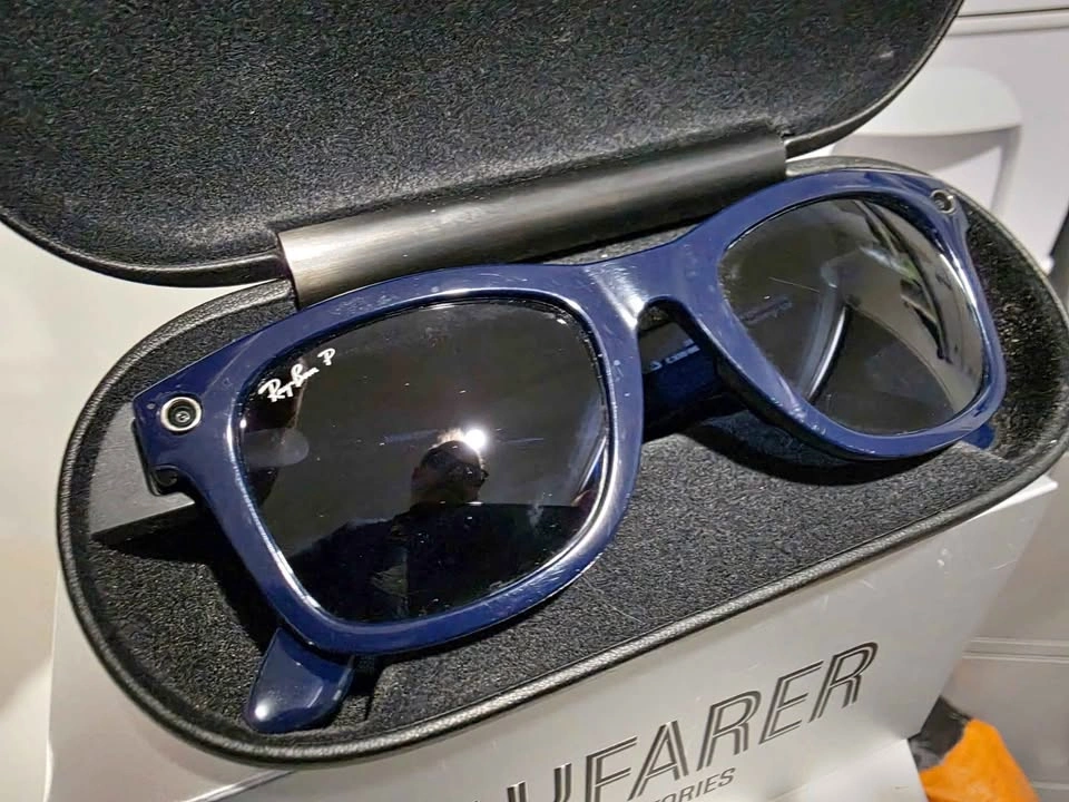 Ray-Ban Wayfarer Stories (Large) – Shiny Blue / Polarized