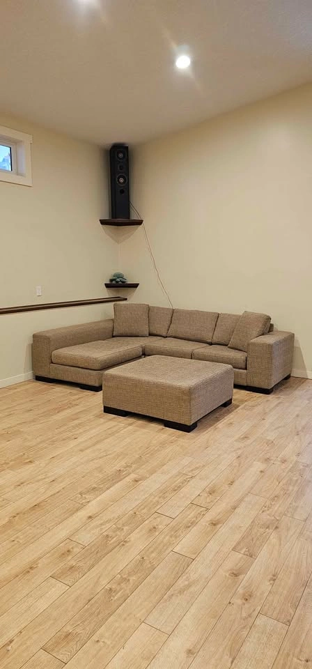 Sectional With Ottoman - photo 2