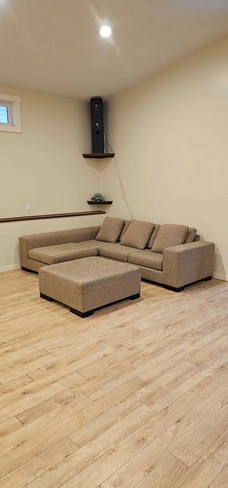 Sectional With Ottoman - photo 3