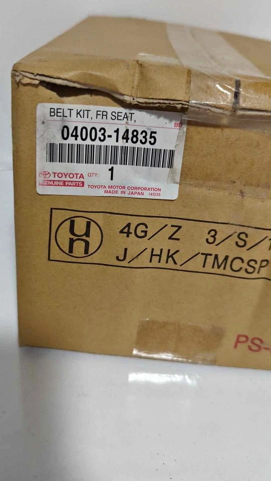 NEW Genuine Toyota Front Seat Belt Kit OEM