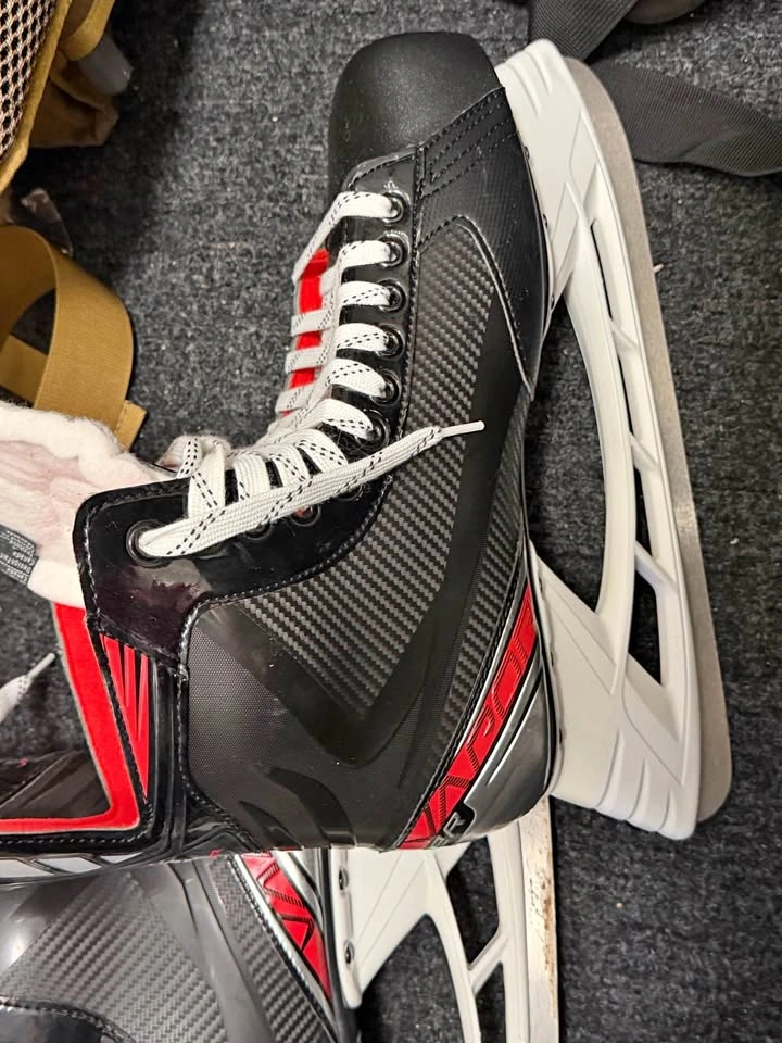 Bauer Vapor Volt 3.0 Hockey Skates (Size 12) – Great Condition
