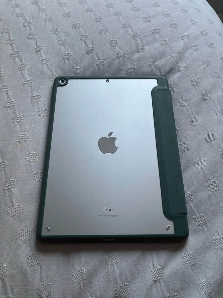 iPad 9th Gen Bundle w/ Apple Pencil & Case - photo 2
