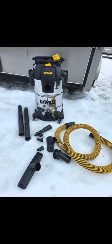 Dewalt 8Gallon Wet/Dry Vacuum For Sale - photo 2