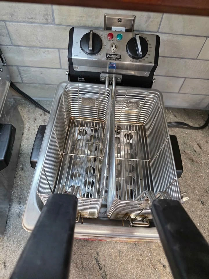 Waring Commercial Countertop Deepfryers for Sale - photo 3