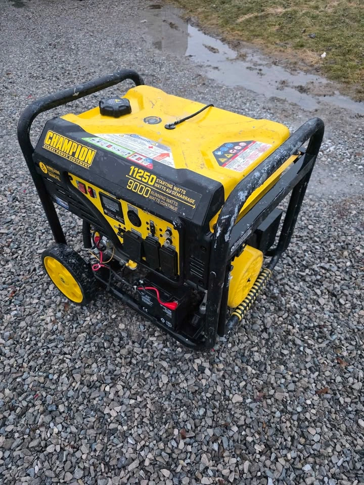 Champion 11,250 W Peak Portable Generator - photo 5