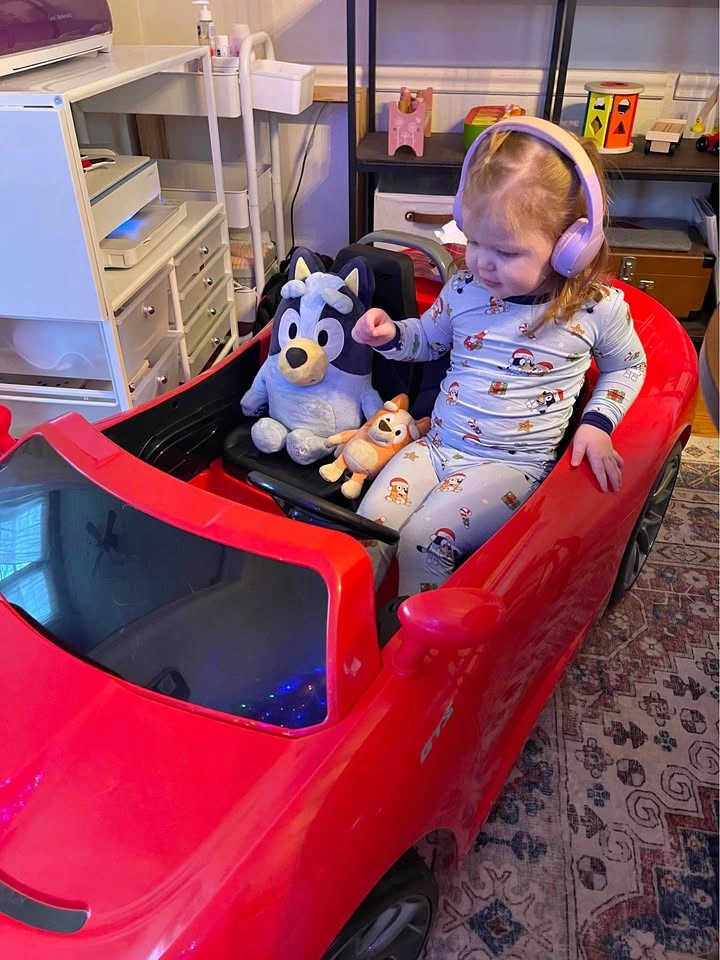 12V Dodge Viper SRT Convertible Ride-On Toy