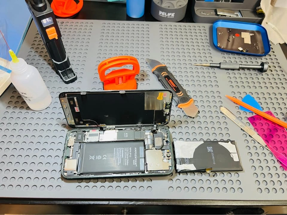 Phone Display & Power Solutions - photo 2