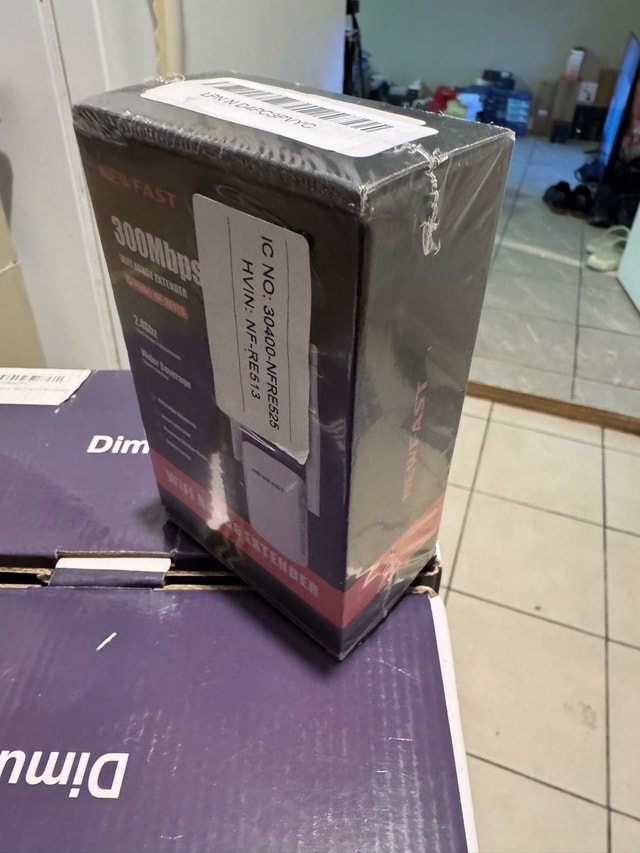 Newfast 300Mbps WiFi Range Extender - Model NF-RE513 - photo 4