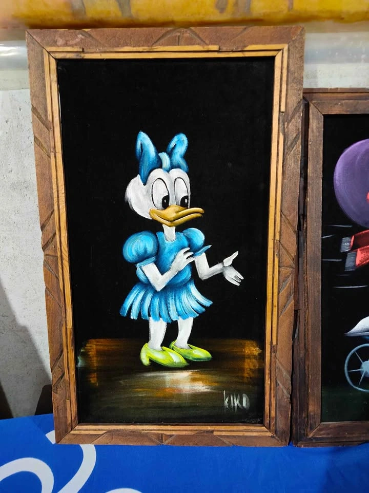 Vintage 70's Snoopy/Daisy Duck Velvet Paintings x2 - photo 2