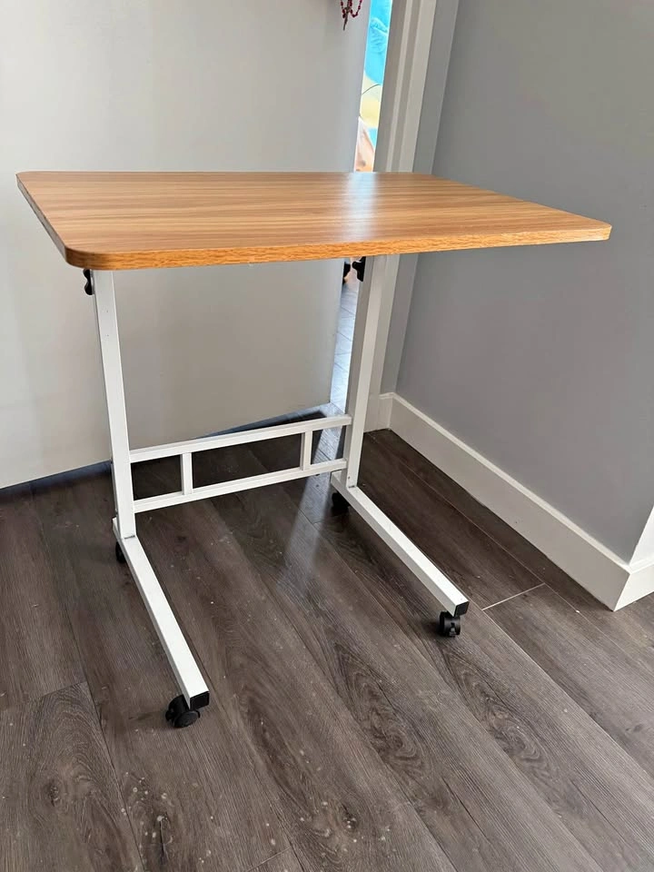 Moving Adjustable Desk