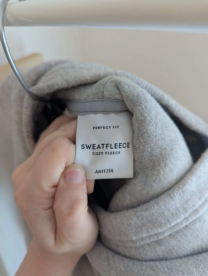 Aritzia Grey Cropped Sweater - photo 3