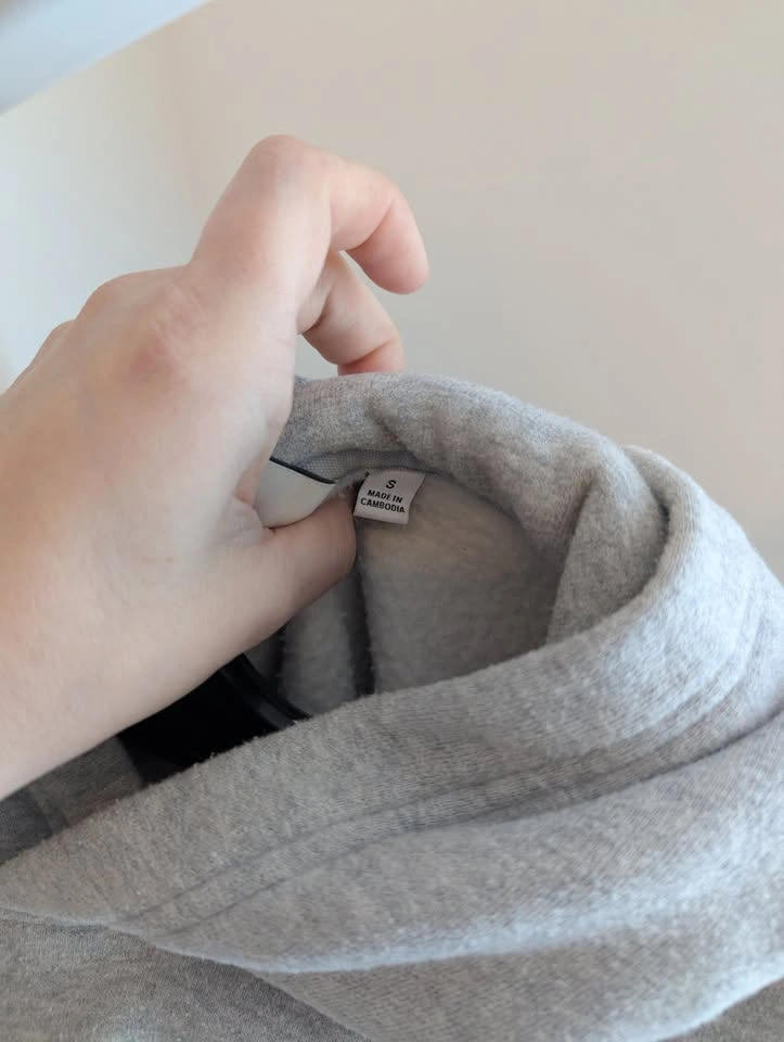 Aritzia Grey Cropped Sweater - photo 4
