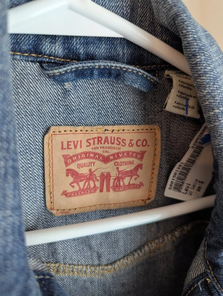 Women's Levi's Denim Vest - photo 2