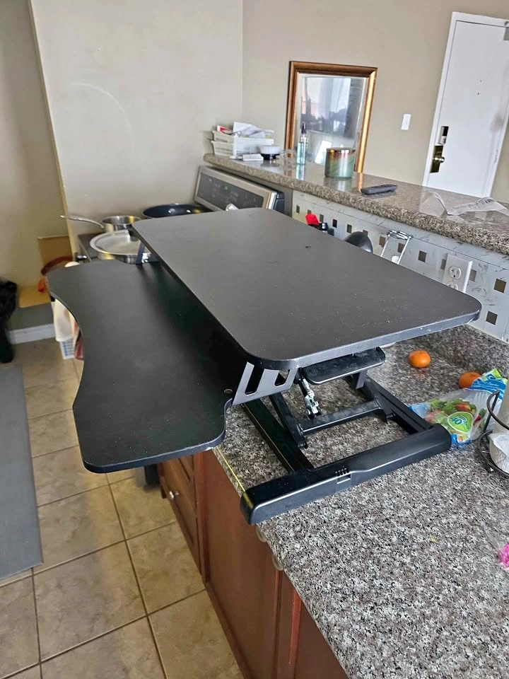 VIVO Standing Desk Converter – Like New (Adjustable Sit/Stand)