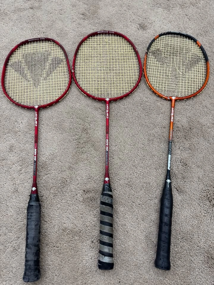 Yonex Bag with 9 Rackets and 16 Shuttlecocks - photo 4