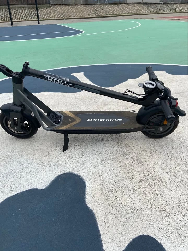 *TAKE AS IS* Niu KQI AIR carbon fiber electric scooter - photo 4