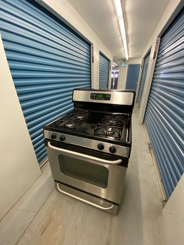 GE GAS STOVE AVAILABLE - photo 2