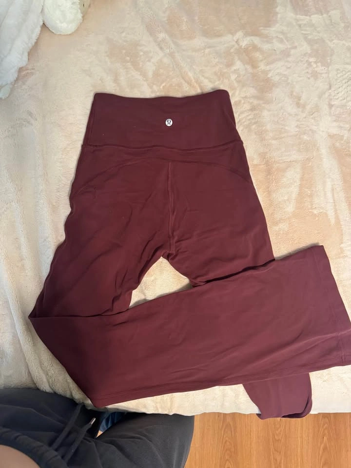 Clothes Lot - Garage/Aritzia/Lululemon/Old Navy - photo 3