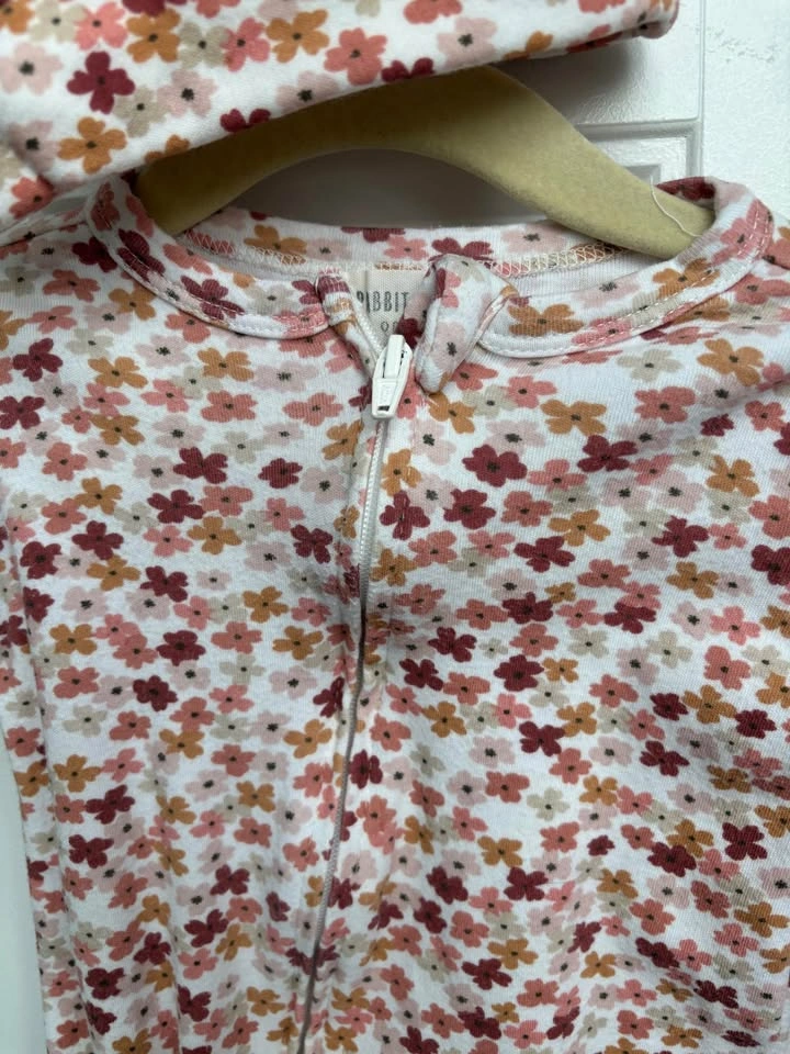 EUC Organic Cotton Sleepers 9 months - photo 4