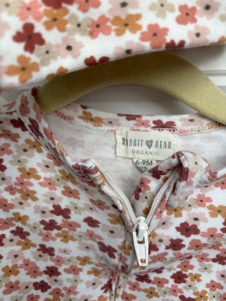 EUC Organic Cotton Sleepers 9 months - photo 5