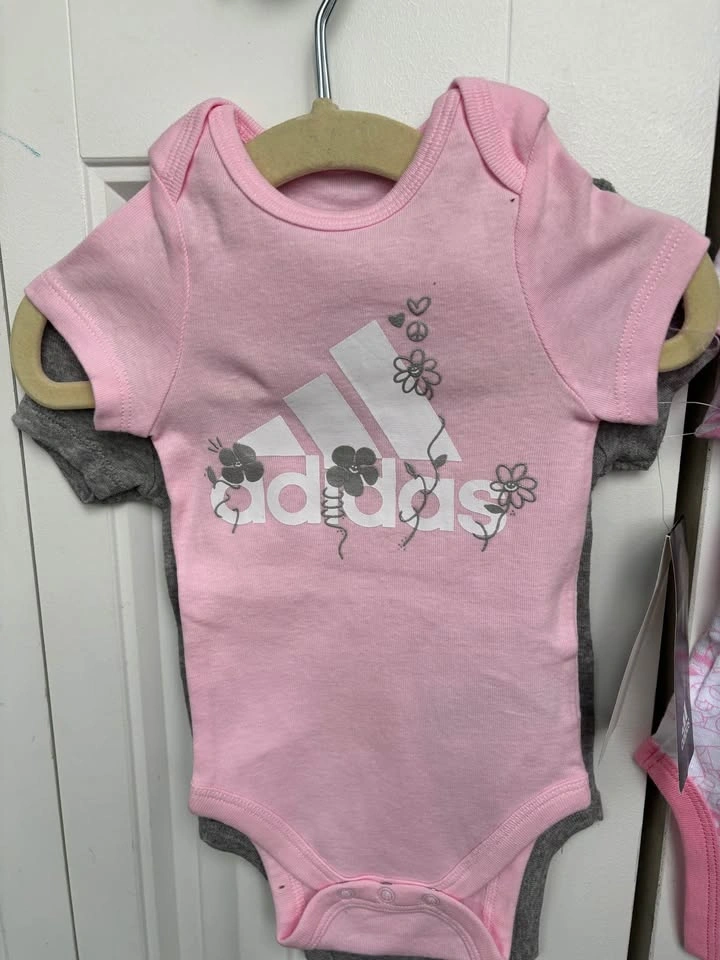 BNWT Adidas Onesies/Bodysuits 6m - photo 3
