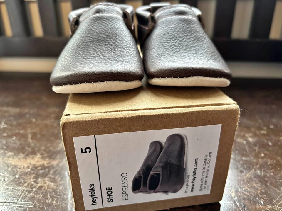 BNIB HeyFolks Soft Sole Shoes Size 5T