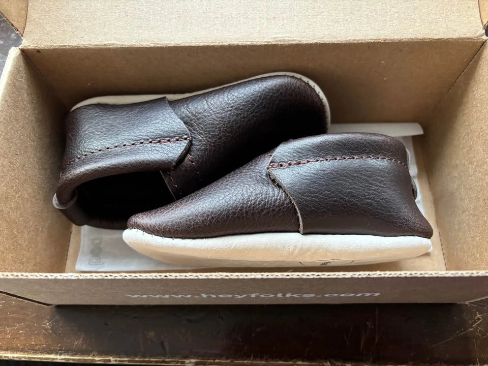 BNIB HeyFolks Soft Sole Shoes Size 5T - photo 4