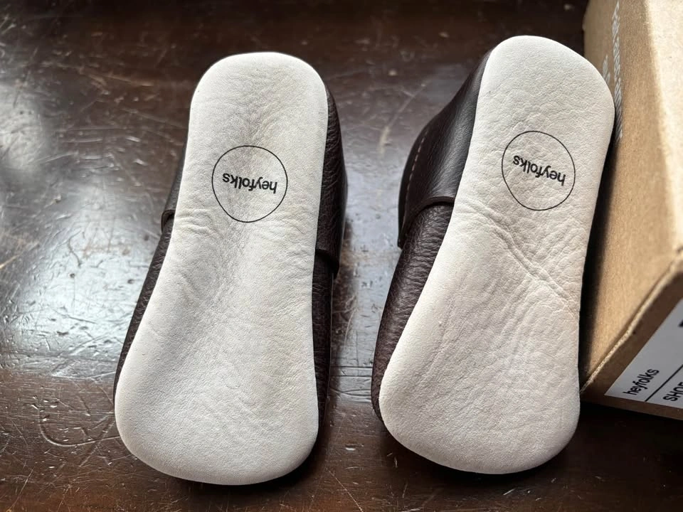 BNIB HeyFolks Soft Sole Shoes Size 5T - photo 5