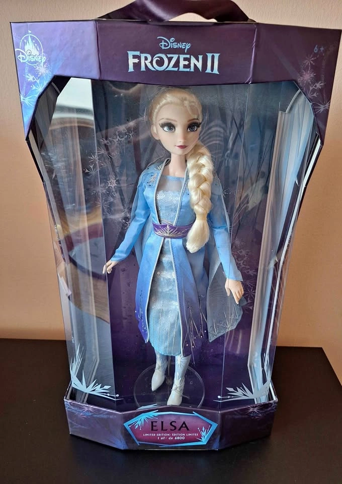 Elsa Disney Store Limited Edition Doll from Frozen 2 (17'') Coll