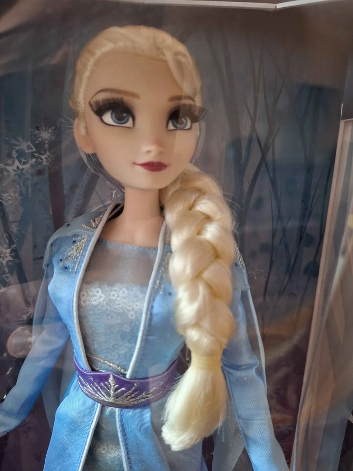 Elsa Disney Store Limited Edition Doll from Frozen 2 (17'') Coll - photo 3