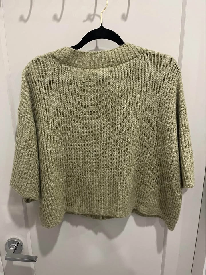 American Eagle Cropped Cardigan - Size Medium - photo 3