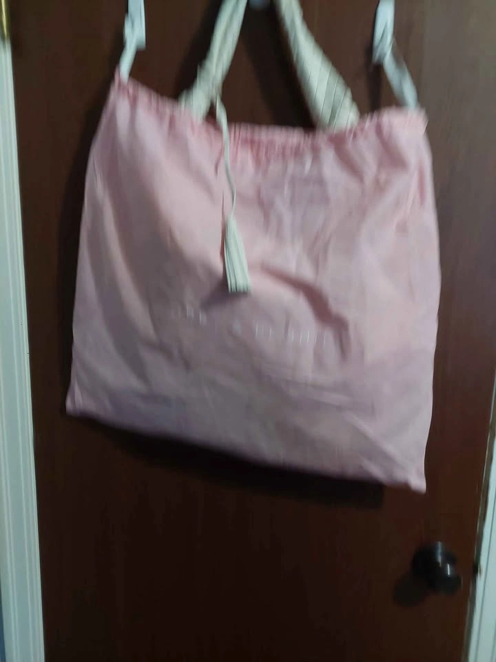 Brand new Poppy & Peonies Hold-all Hobo - photo 3