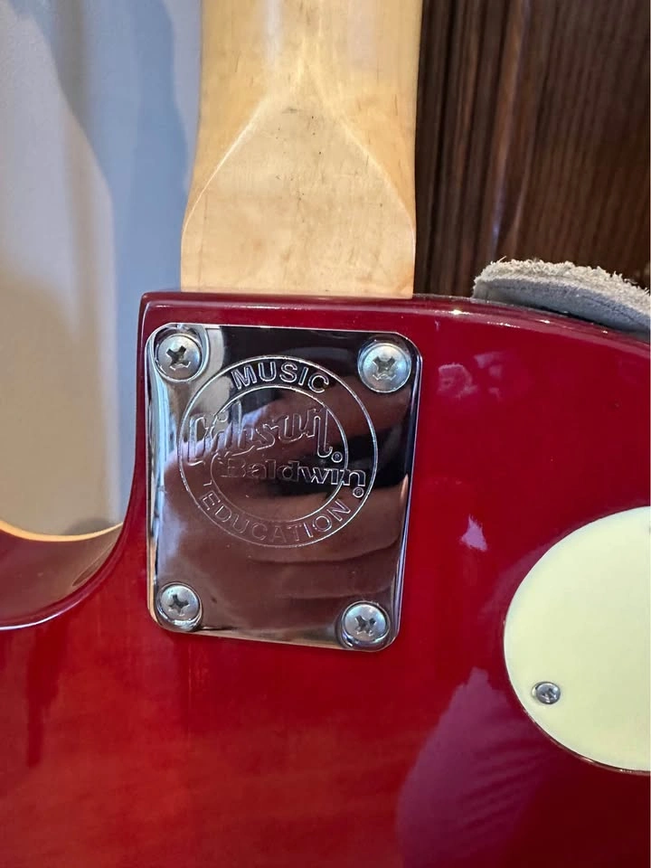 Gibson electric guitar - photo 4
