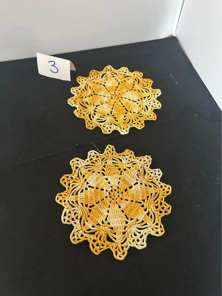 Vintage crochet Dollies - photo 3