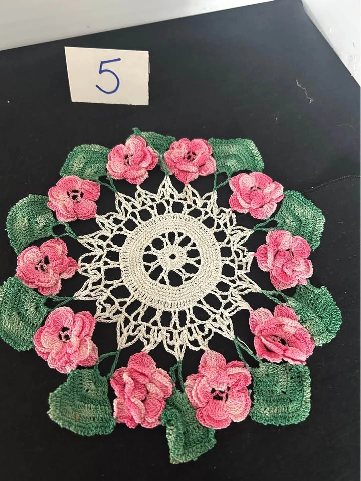 Vintage crochet Dollies - photo 5