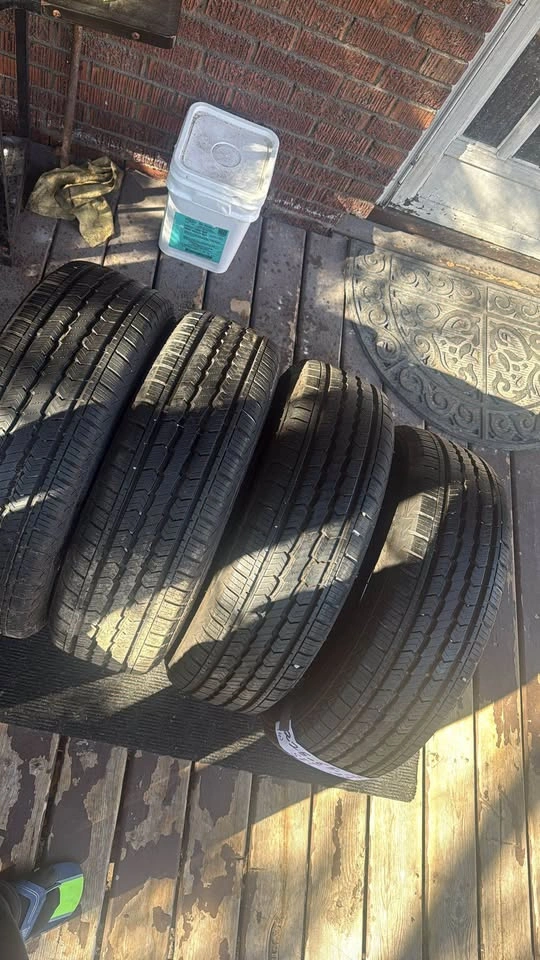 Mirage All-Season Tires Set of 4 - 225/65R17 (95% Tread) - photo 2