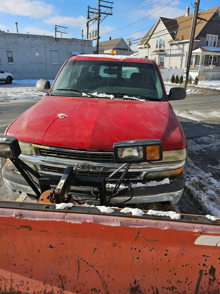 2003 Chevrolet Suburban 2500 LS Sport Utility 4D