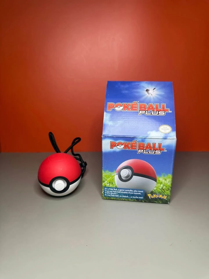 RARE Pokémon Let’s Go Pikachu Big Box w/Pokeball - photo 2