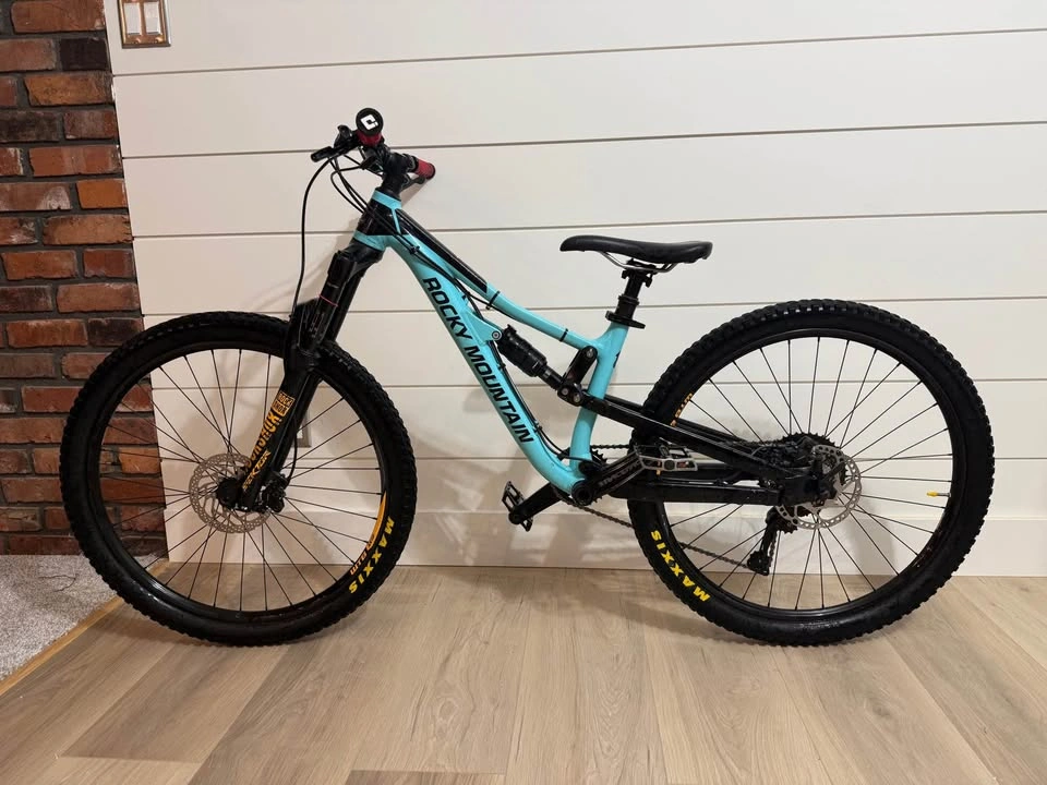 Rocky Mountain Reaper Full Suspension Bike - XS, 26" Wheels