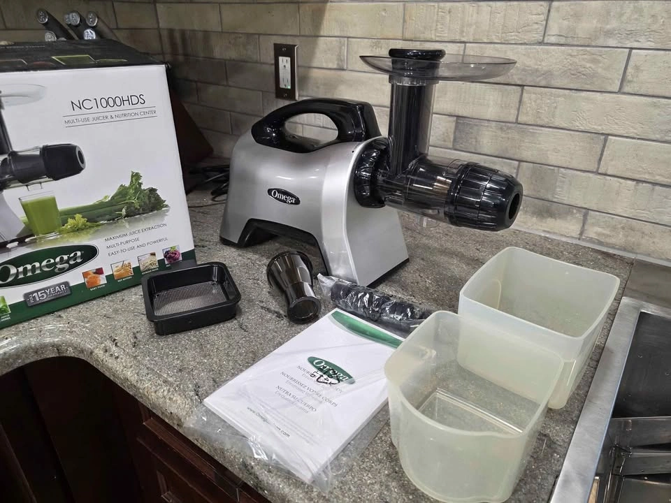Omega Juicer Juice Extractor Nutrition System - Quiet 200-Watt - photo 3