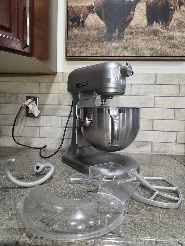 Kitchenaid 590W 6qt Stand Mixer For Sale - photo 2