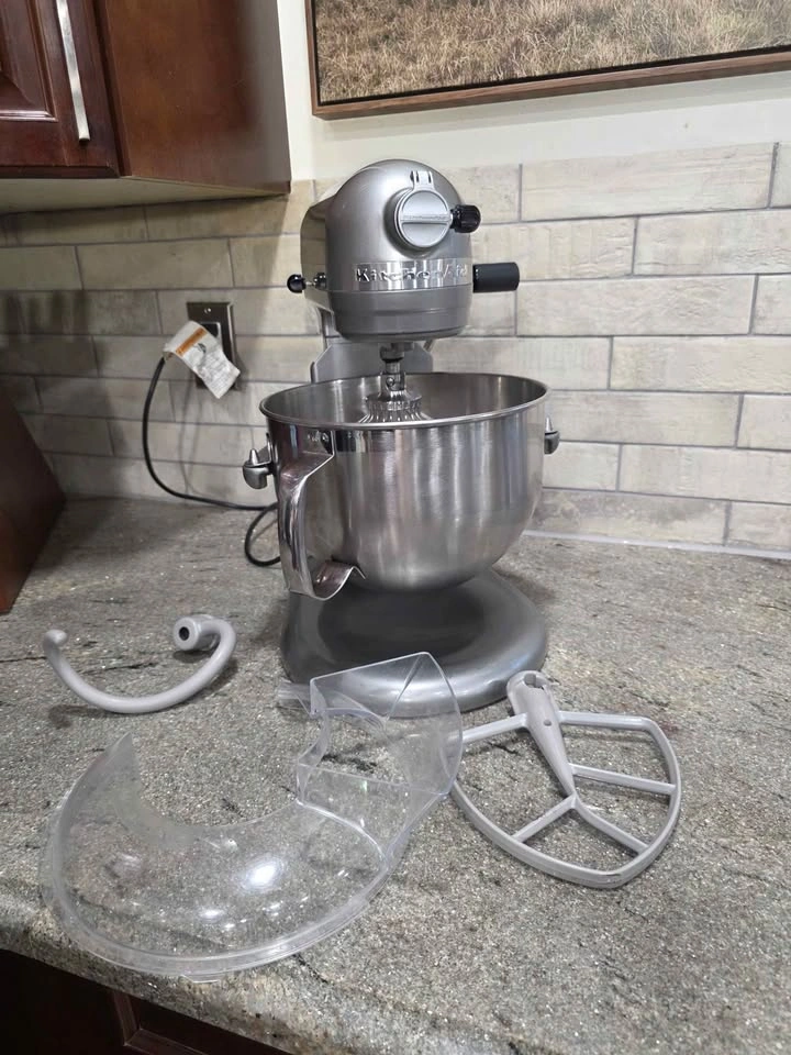 Kitchenaid 590W 6qt Stand Mixer For Sale - photo 3